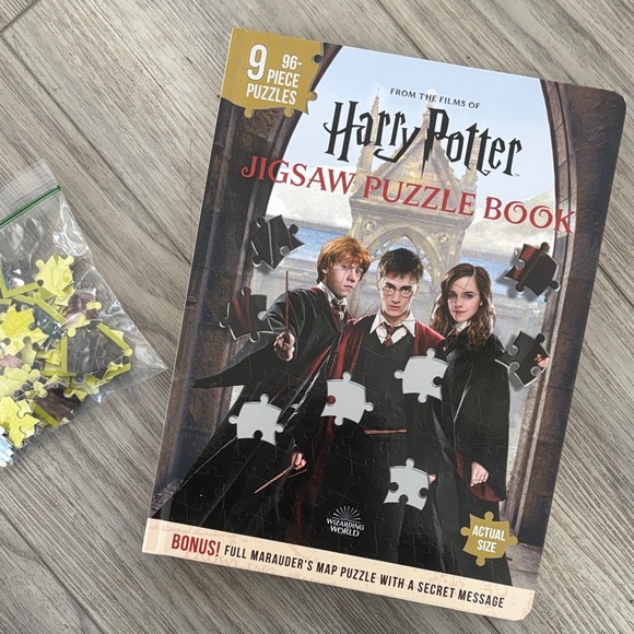 Wizarding World Of Harry Potter Other - Harry Potter Jigsaw Puzzle Book with Bonus Map